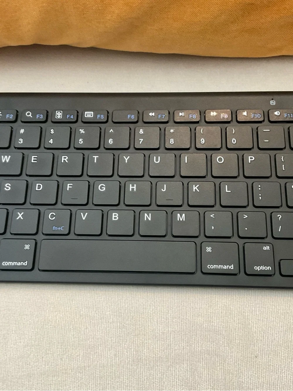 OMOTON Ultra-Slim Bluetooth Keyboard for iPad,iPad Pro/Air/Mini,iPhone